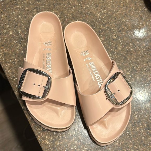 👠SOLD👠Pink Madrid Big Buckle High Shine Birkenstock Patent Leather 5.5 - Picture 4 of 8